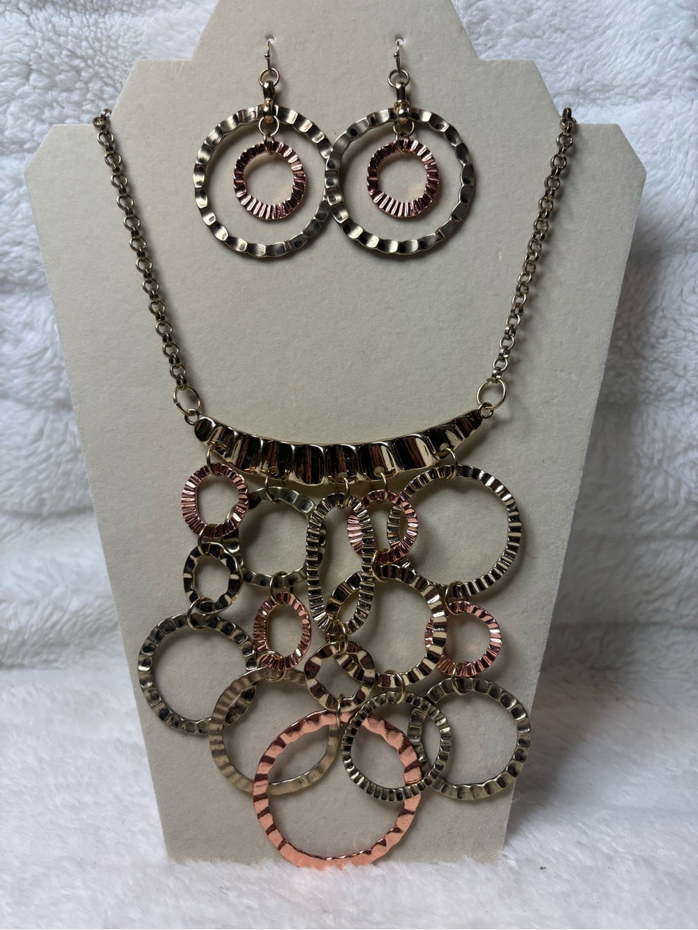 Chico’s Chicos gold & copper hammered metal necklace & earrings set